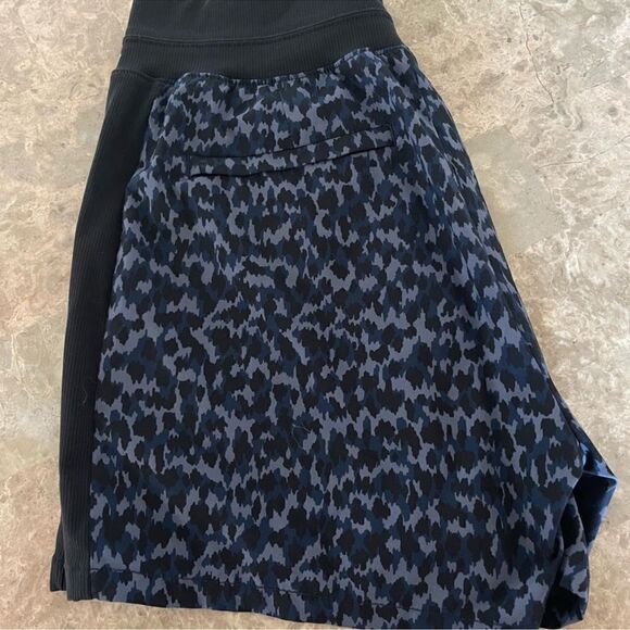 Athleta Brooklyn Printed Leopard Shorts 18 - Picture 5 of 7